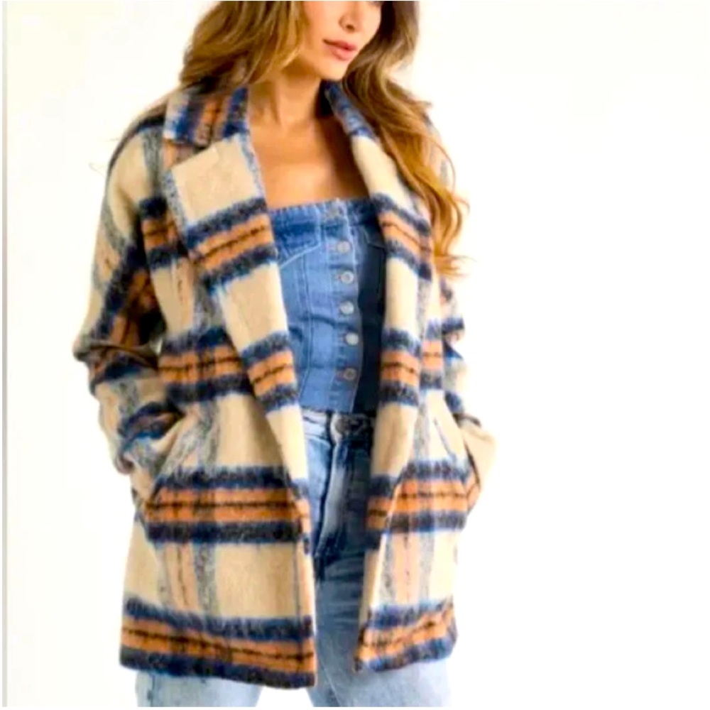 NEW Davi & Dani Courtney Fuzzy Eyelash Blue/ Cream Plaid Coat. Sz LG